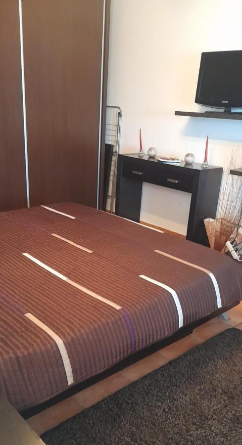 Апартаменты Apartament Bety Sea Front Костинешти Экстерьер фото